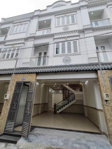 Nhà phố Quận 9 Nhà phố hẻm xe hơi đường số 8, kết cấu 1 trệt 2 lầu, không nội thất.