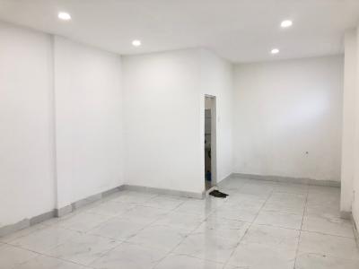 Phòng ngủ nhà phố Nhà phố 1 trệt 1 lầu Quận 1 hẻm xe hơi, thích hợp kinh doanh.