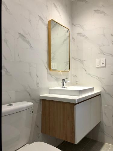 Nhà vệ sinh Saigon South Residence, Nhà bè Căn hộ Saigon South Residence đầy đủ nội thất tiện nghi, view nội khu.