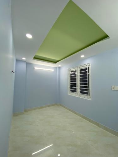 Phòng ngủ nhà phố Nhà phố Bình Tân hướng Bắc thiết kế hiện đại, hẻm xe hơi.