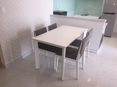 Bàn ăn Masteri Thảo Điền Quận 2 Căn hộ Masteri Thảo Điền view thành phố và sông, hướng Tây.