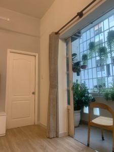 Phòng khách Phú Lợi 1, Quận 8 Căn hộ chung cư Phú Lợi 1 đầy đủ nội thất, hướng Đông Nam.