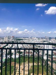 Ban công Sunrise Cityview, Quận 7 Căn hộ Sunrise City View tầng trung, ban công hướng Đông.
