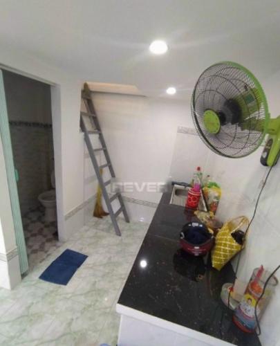 Bên trong nhà phố Hiệp Bình Chánh, Thủ Đức Nhà phố hướng Nam, nội thất cơ bản, hẻm xe máy quay đầu.