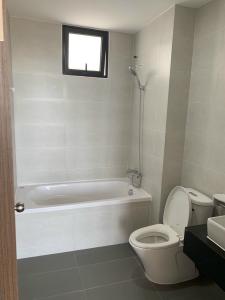 Phòng tắm căn hộ Mizuki Park, Bình Chánh Căn hộ Mizuki Park tầng cao nội thất cơ bản, thiết kế kỹ lưỡng.