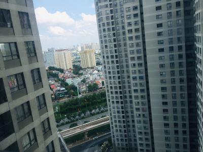 Không gian căn hộ Masteri Thảo Điền, Quận 2 Căn hộ Masteri Thảo Điền tầng cao view sông mát mẻ, nội thất cơ bản.