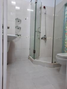 Phòng tắm nhà phố Phan Huy Ích, Gò Vấp Nhà phố hướng Đông Nam, nằm trong hẻm rộng buôn bán sầm uất