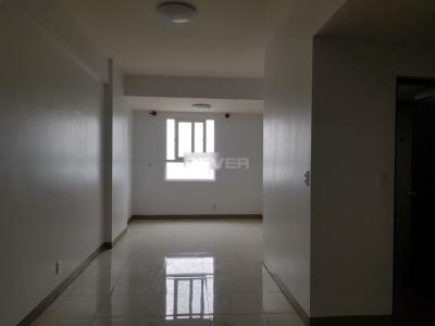 Phòng khách căn hộ Sky 9, Quận 9 Căn hộ Sky 9 tầng cao view thành phố, nội thất cơ bản.