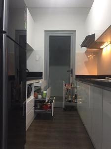 Phòng bếp LuxCity Quận 7 Căn hộ Luxcity đầy đủ nội thất, ban công thoáng mát.