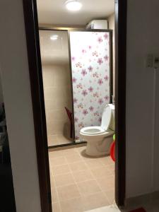 Phòng tắm chung cư Hưng Vượng 2, Quận 7 Căn hộ chung cư Hưng Vượng 2 nội thất cơ bản, hướng Đông Nam.