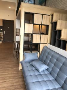 Phòng khách officetel THE SUN AVENUE Bán căn hộ The Sun Avenue 1PN, tầng 3, đầy đủ nội thất