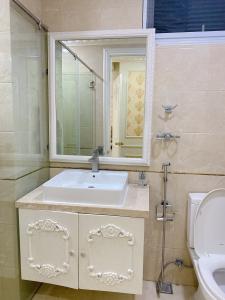 Nội thất căn hộ Vista Verde Căn hộ Vista Verde đầy đủ tiện nghi, view thành phố tuyệt đẹp.