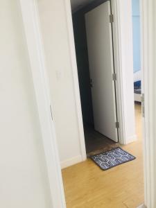 Không gian căn hộ Masteri Thảo Điền, Quận 2 Căn hộ Masteri Thảo Điền tầng cao view sông mát mẻ, nội thất cơ bản.