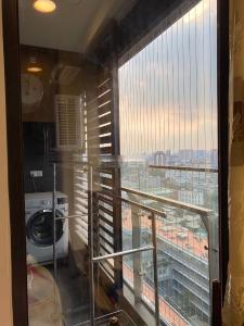 Căn hộ Kingdom 101, Quận 10 Căn hộ KingDom 101 tầng thấp hướng Tây Bắc, không nội thất.