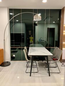 Căn hộ Kingdom 101, Quận 10 Căn hộ Kingdom 101 tầng thấp, nội thất đầy đủ.