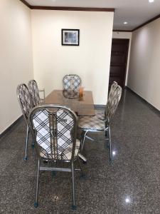 Phòng khách căn hộ Hoàng Anh Thanh Bình Cho thuê căn hộ Hoàng Anh Thanh Bình 3 phòng ngủ tầng cao, diện tích 116m2, nội thất cơ bản