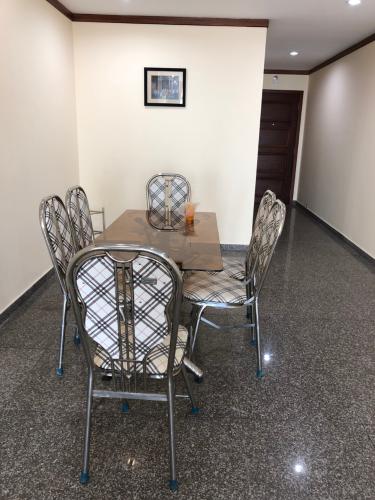 Phòng khách căn hộ Hoàng Anh Thanh Bình Cho thuê căn hộ Hoàng Anh Thanh Bình 3 phòng ngủ tầng cao, diện tích 116m2, nội thất cơ bản