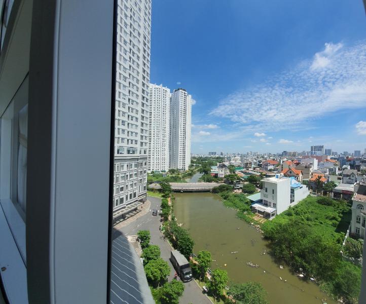 View căn hộ Sunshine City Sài Gòn, Quận 7 Căn hộ Sunshine City Saigon hướng Đông, view thành phố thoáng mát.