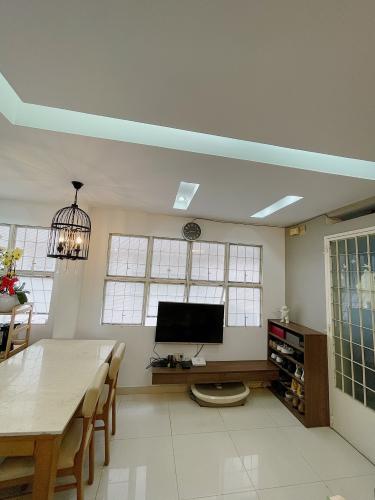 Phòng bếp chung cư Phan Xích Long, Phú Nhuận Căn hộ chung cư Phan Xích Long hướng Tây Bắc, đầy đủ nội thất.