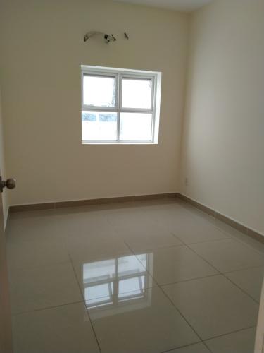 Phòng ngủ Oriental Plaza, Tân Phú Căn hộ Oriental Plaza tầng trung, view nội khu mát mẻ.