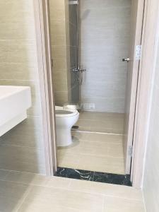 Toilet Vinhomes Grand Park Quận 9 Căn hộ Vinhomes Grand Park tầng cao, view thành phố hướng Đông Nam.