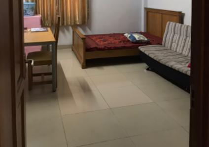 Phòng ngủ nhà phố Bến Vân Đồn, Quận 4 Nhà phố hướng Đông, nằm trong hẻm khu dân cư đông đúc.