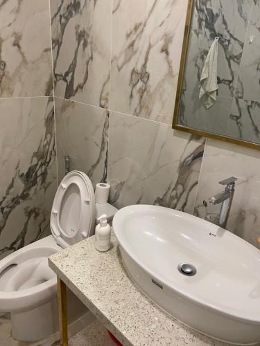 phòng vệ sinh căn hộ sunrise riverside Bán căn hộ tầng cao Sunrise Riverside đầy đủ nội thất, dọn vào ở ngay.