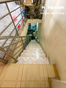 Cầu thang nhà phố Quận 7 Nhà hẻm Huỳnh Tấn Phát, Quận 7, cách công viên Tân Thuận 500m