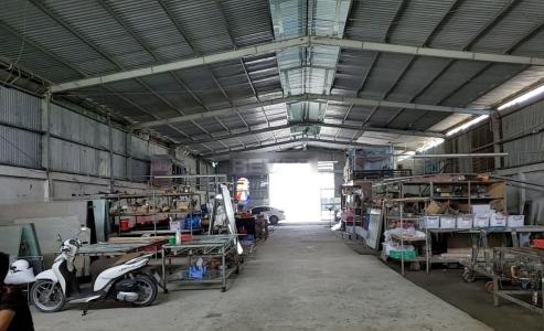 Nhà xưởng kho bãi Huyện Bình Chánh Nhà xưởng kho bãi diện tích 1000m2, đường container 40feet quay đầu.