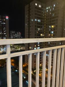 view nhìn ra phía ngoài căn hộ sunrise riverside Bán căn hộ tầng cao Sunrise Riverside đầy đủ nội thất, dọn vào ở ngay.