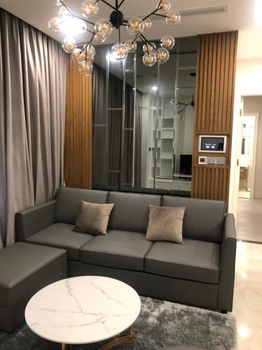 Phòng khách Vinhomes Golden River, Quận 1 CĂN HỘ VINHOMES GOLDEN RIVER HƯỚNG ĐÔNG BẮC