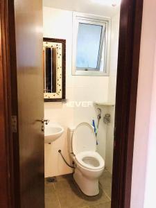 Phòng tắm Celadon City, Tân Phú Căn hộ Celadon City ban công hướng Tây, không kèm nội thất.