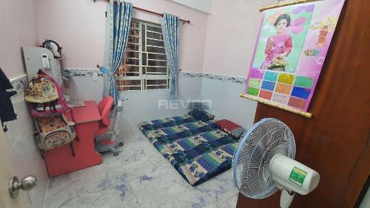 Phòng ngủ nhà ở cán bộ Quận khu 7, Quận 12 Căn hộ nhà ở cán bộ Quân khu 7 tầng 12 hướng Nam, đầy đủ nội thất.