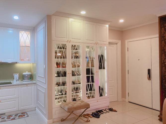 Nội thất Căn hộ SUNRISE CITY Bán căn hộ Sunrise City tầng cao, diện tích 120m2 - 3 phòng ngủ, nội thất cơ bản