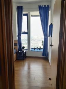 Căn hộ La Astoria, Quận 2 Căn hộ La Astoria tầng cao, ban công hướng Tây.