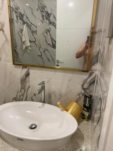 phòng vệ sinh căn hộ sunrise riverside Bán căn hộ tầng cao Sunrise Riverside đầy đủ nội thất, dọn vào ở ngay.