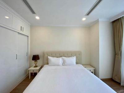 Căn hộ Vinhomes Central Park, Quận Bình Thạnh Căn hộ Vinhomes Central Park tầng 25 diện tích 69.9m2, đầy đủ nội thất.