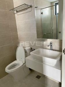 Căn hộ Central Premium, Quận 8 Căn hộ Central Premium tầng 29 view nội khu hồ bơi, nội thất cơ bản.
