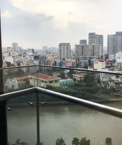 View ban công Vinhomes Golden River, Quận 1 Căn hộ Vinhomes Golden River tầng trung, ban công Tây Nam.