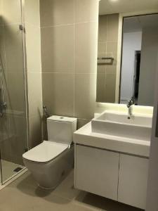 nhà tắm căn hộ Gateway Căn hộ Gateway Thảo Điền đầy đủ nội thất tinh tế, view thành phố.