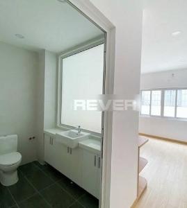 Nhà phố Quận 7 Nhà phố thiết kế kỹ lưỡng có 1 trệt 3 lầu diện tích 72m2, nội thất cơ bản.