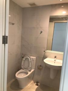 nhà tắm căn hộ Masteri An Phú Căn hộ tầng cao Masteri An Phú, view thành phố.