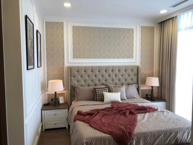 Phòng ngủ căn hộ Vinhomes Central Park, Quận Bình Thạnh Căn hộ cao cấp Vinhomes Central Park tầng cao, đầy đủ nội thất.