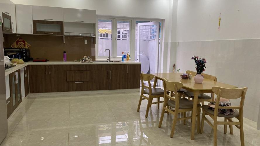 Phòng bếp nhà phố Quận 9 Nhà phố KDC Mega Residence Quận 9 hướng Đông, đầy đủ nội thất.