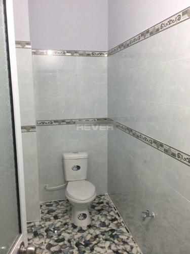 Bên trong nhà phố Ích Thạnh, Quận 9 Nhà phố 1 trệt 2 lầu hướng Tây Nam, đường trước nhà 6m rộng rãi