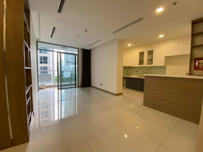 Căn hộ Vinhomes Central Park, Quận Bình Thạnh Căn hộ Vinhomes Central Park cửa hướng Đông, view nội khu yên tĩnh.