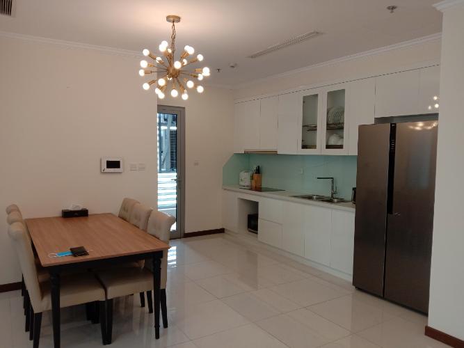 Phòng bếp Vinhomes Central Park Căn hộ Vinhomes Central Park tầng cao, nội thất sang trọng.