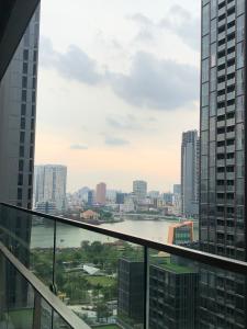 Căn hộ Empire City, Quận 2 Căn hộ Empire City tầng 14 view đón gió mát mẻ, nội thất cơ bản.