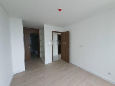 Phòng ngủ Kingdom 101, Quận 10 Căn hộ Kingdom 101 nội thất cơ bản, ban công hướng Nam.