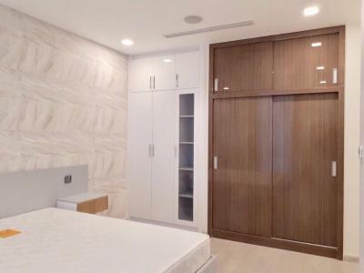 phòng ngủ Căn hộ Vinhomes Golden River tầng trung, view Tây Nam.